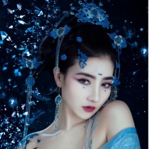 哗哩哗哩《鹿八岁》古装汉服露出