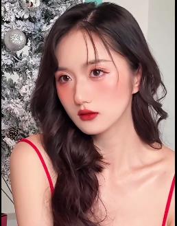 顶级女模幻儿独家视频合集：6个版本，时长30分钟，展现车衣、棒棒糖与下水道魅力，百万粉丝力荐，尽享132V7.3G精彩内容！