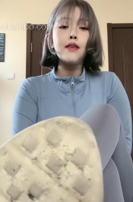 炫酷明星:蜜桃臀坐垫训练视频24min300M