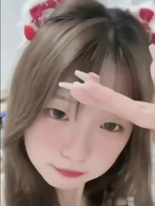 清秀少女张开凤12分钟自拍视频资源1V630M短资源剪辑