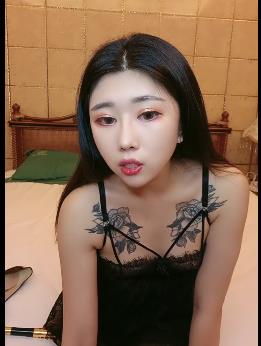 直播甜美主播新年婚纱告别合集10V6.2G，背调男主是表弟！