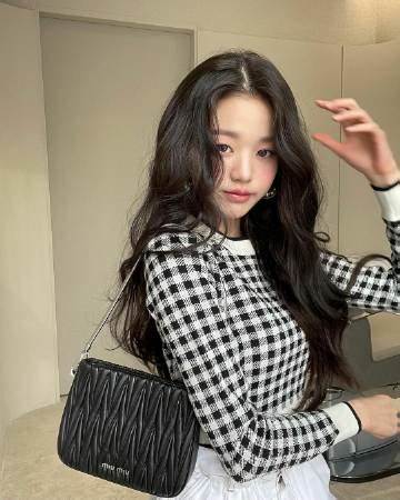 东北美女直播合集82社区Lisa性感舞蹈187V7.9G，黑色蕾丝诱惑