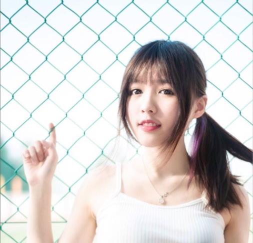 超级网萌妹纸小妲己最新合集27V387M，稚嫩童颜与诱惑服装结合