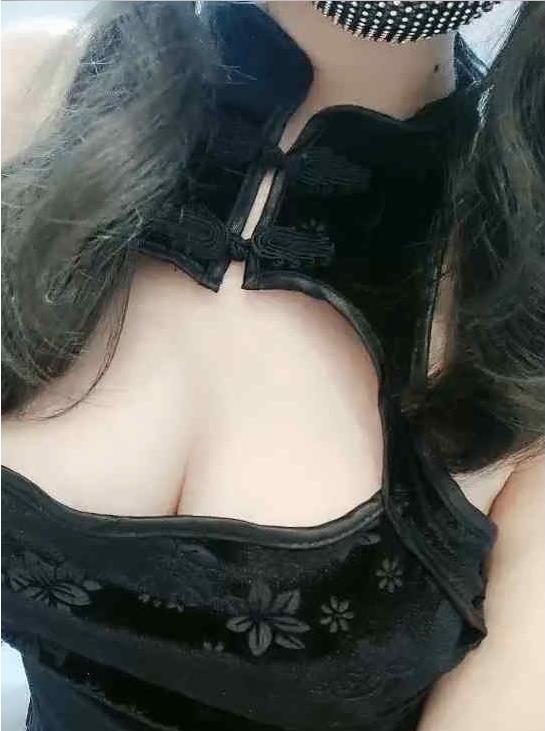 人气主播蔡蔡甜美定制合集1V1G，甜甜圈诱惑