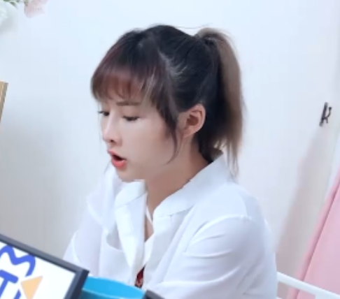 百度盘李娜娜可甜可坏反差台妹高颜值视频合集12G，作品全量+日常