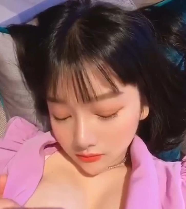 抖音小尤奈复出合集多V12G真顶