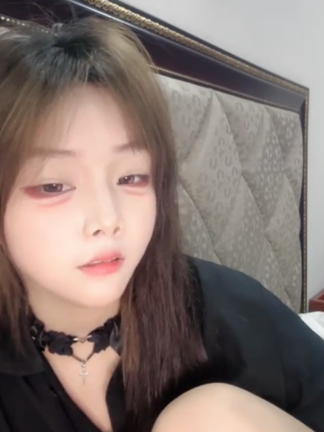 私藏会校花妹子富豪密境65v23.8G热辣实录