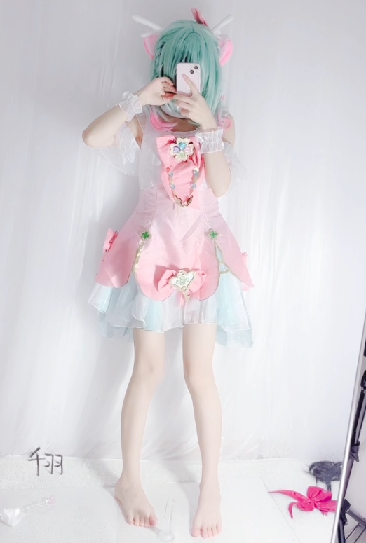 微博小灵酱蜜桃系视频合集20部2G绝对珍藏版