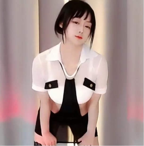 林小花L舞超尺度合集88V50G虎牙清纯女神