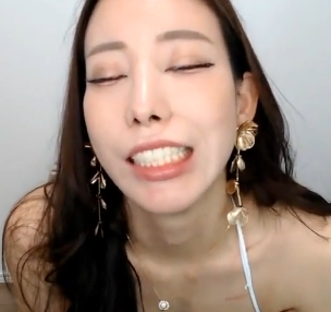 Stripchat优质珍藏Ema日本林志玲直播1v148m