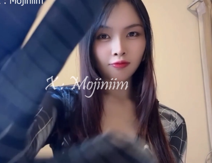 推特Mojiniim付费合集53部17G优质反差