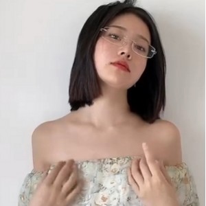 推特年年热辣作品104套32.7G珍藏版