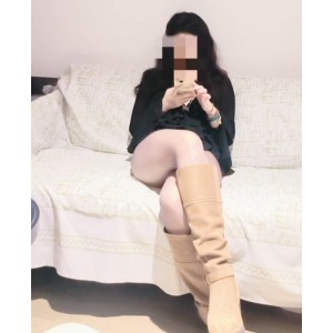 推特艺校大黄鹅青涩纯欲XX视频2V241M