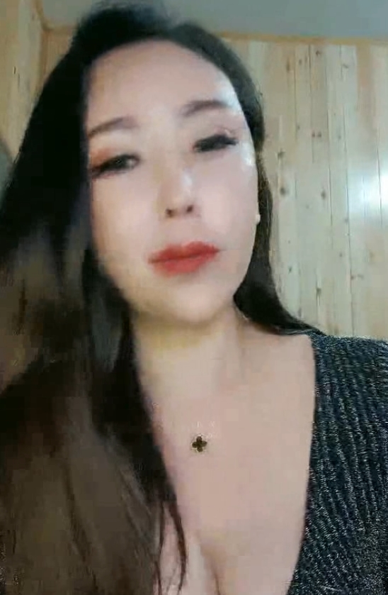 推特蜜桃御姐热舞视频28部15.3G太顶了