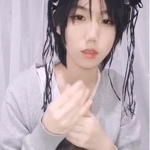 某推高跟鞋狐狸尾浮力姬（韵韵）露脸私拍合集