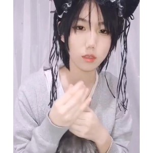 某推高跟鞋狐狸尾浮力姬（韵韵）露脸私拍合集