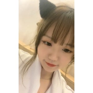 太顶了某音橙橙小妹子户外直播108G合集