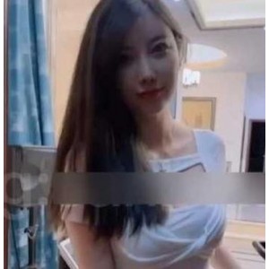 秀人网杨晨晨脱衣扑克定制视频1部120M烧气十足
