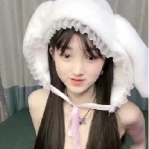 私密圈小灵儿裙下风光1V926MB娇yan yu滴