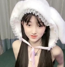 私密圈小灵儿裙下风光1V926MB娇yan yu滴