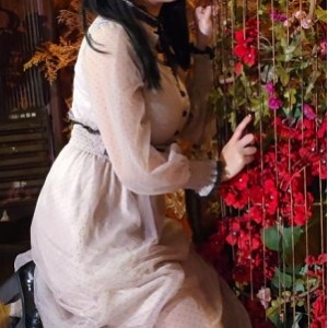 Momo慕慕嫩妹42套全露视图合集69.7G太水灵了