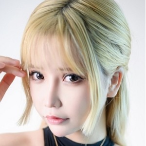 推特莫子私人助理OL美腿视频88部30G曲线玲珑